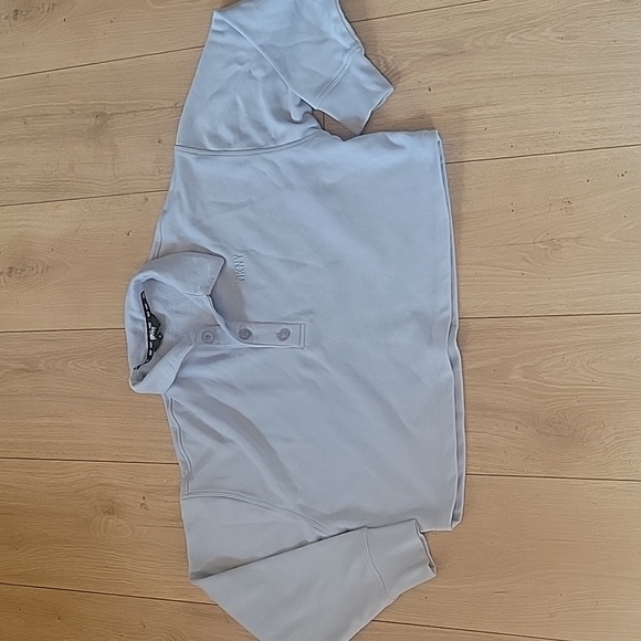 Dkny Tops - Dkny crop top